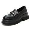 Mocassins femininos de sola grossa 2024 nova coleção estilo britânico sapatos de couro altura oculta popular popular popular sapatos plataforma