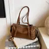 2026 Nova Bolsa Boston Estilo Coreano Retrô para Mulheres Couro Macio de Alta Qualidade Bolsa de Ombro Único Moda Versátil Bolsa Transversal