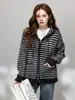 Casaco Cardigan de Tricô Branco com Capuz e Listras de Alto Padrão para Mulheres Outono 2025 Novo Look Início de Outono
