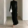 Outono 2026 Nova Moda Feminina Europeia e Americana Transfronteiriça Elegante Bodycon Ajustado Gola Alta Plissado Vestido de Manga Longa