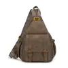 Mochila nueva de nicho de gran capacidad con textura mate vintage para mujer, adecuada para el trabajo y la escuela, convertible para el transporte diario con opciones de bandolera y bolso de hombro.