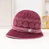 Chapéu de Inverno Feminino 2026 Novo Estilo Chapéu Balde de Proteção contra Frio Chapéu Quente de Mãe Meia-idade e Idosos Chapéu de Lã Tricotado Espessado com Veludo