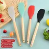 Raspador de Silicone com Cabo de Carvalho em Estoque Fábrica Amazon Ferramentas de Confeitaria Raspador de Bolo Raspador Grande com Cabo de Madeira