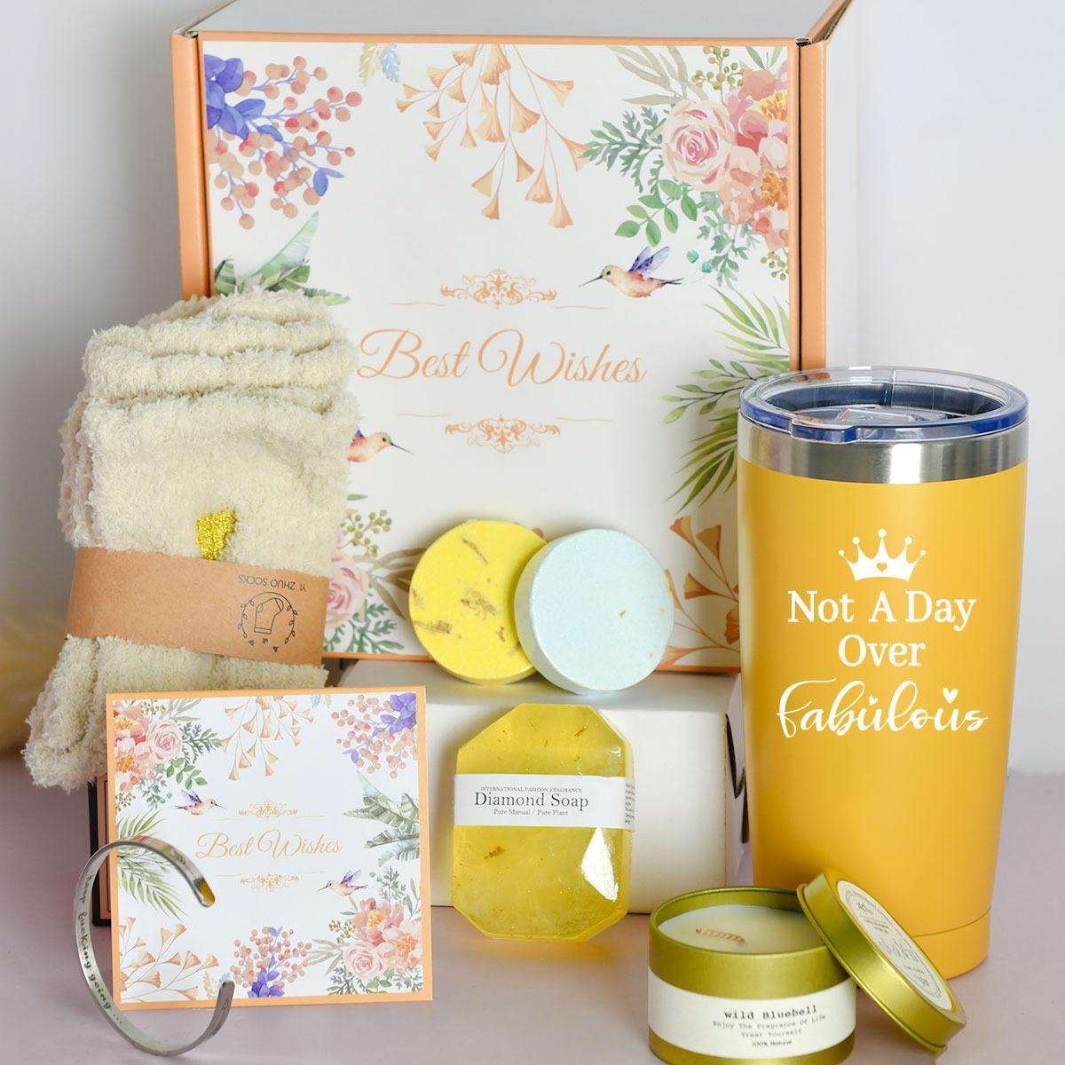 花卉礼盒+黄色手工皂+贺卡+袜子+淋浴片+香薰蜡烛