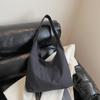 Bolsa Tote de Grande Capacidade para Mulheres Coreana de Nicho Simples com Carta Bolsa de Ombro para Trabalho e Deslocamento Bolsa Tote de Grande Capacidade