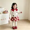 Conjunto de Dos Piezas para Niña: Suéter y Falda a Cuadros para Primavera y Otoño, Cárdigan de Punto con Cuello Peter Pan para Bebé, Conjunto Infantil de Fresa Rojo