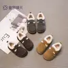 Zapatos de Algodón para Niños 2026 Invierno Nuevos Antideslizantes Cálidos Botas de Nieve para Niñas con Forro de Felpa Zapatos Grandes de Algodón tipo Birkenstock Zapatos de Lana de Cordero