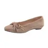 Sapatos femininos de bico fino, rasos, com laço, estilo minimalista e moderno, sapatos de camurça para o verão, estilo floresta retrô, sapatos de alta qualidade para o dia a dia da mulher