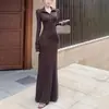 Vestido largo liso de manga larga, estilo retro elegante para mujer, prenda interior de otoño e invierno, corte ajustado, ceñido a la cintura, que realza la figura, ceñido al cuerpo