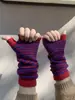 Nuevos guantes de punto sin dedos de bloques de color a rayas 2022 para mujer, calentadores de brazos de punto cálidos de invierno