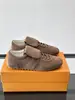 Chanclas casuales de gamuza TOD transfronterizas color beige claro con cordones suela negra estilo versátil para el día a día