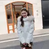 Chamarra de Plumón con Capucha Estilo Xixi 90 de Pluma de Pato Blanco para Mujer, Nuevo Estilo Corto Invierno 2026, Ajuste en la Cintura, Abrigo Cálido y Engrosado