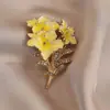 Novo broche estilo antigo de alta qualidade ins para mulheres estilo chinês leque borla pino de terno placket de pressão cheongsam corsage atacado