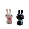 Bufanda de Micropaisaje Muñeca Conejo del Zodíaco Pareja Conejo Blanco Accesorios de Decoración DIY Escritorio Coche Adornos Pequeños