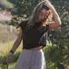Camiseta de Verão 2026 Novo Estilo Gola Redonda Manga Curta com Ombro Caído para Mulheres, Solta, Respirável, Fina, Roupa de Fora Casual Atacado