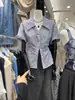 Blusa Camisa Manga Curta Listrada Slim Fit Acinturada Pregueada de Botão Único Estilo Novo Verão 2026 Dongdaemun Coreano