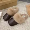 Chinelos femininos de estilo retrô, com sola plana e forrados de fleece, para uso externo, nova coleção de inverno 2026, antiderrapantes, quentes e com design de bico fechado