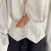 Camisa a Rayas Ceñidora a la Cintura 2026 para Mujer, Diseño Otoñal de Manga Larga con Abertura, Camisa Elegante y Estilosa para el Trabajo, Top Coreano de Hombros Descubiertos
