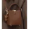 Bolsos Populares para Mujer de Este Año 2025 Nuevo Bolso de Cubo Cruzado de Hombro Único de Moda Trendy Bolso de Mano para Ropa de Trabajo Bolso para Mujer