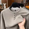 Moletom Masculino Estilo Old Money com Gola Dupla e Falsa Gola, Novidade Outono 2026, Gola Redonda Casual de Manga Longa para Homens