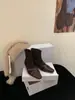 Encuentro Primero Temporada Versión Coreana Retro Patchwork de Gamuza Elásticas Adelgazantes Botas Mujer 2026 Otoño/Invierno Nueva Llegada Nicho Punta Cuadrada Tacón Grueso Bai