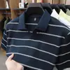 Camisa polo de verano de seda helada a rayas con cuello de tijera color piña, suave y amigable con la piel, transpirable, top simple de manga corta para hombre de negocios