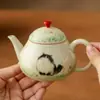 Tetera Divertida de Gato Salvaje Rojo Estilo Palacio para Primavera con Separador de Agua y Té, Tetera Pequeña de Cerámica Estilo Chino, Tetera Individual para Uso Doméstico, Juego de Té Kung Fu