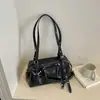2026 Nuevo Bolso Cruzado de Hombro Único de Moda Versátil para Mujer Cuero Patentado Diseño de Nicho Bolso de Cadena Rojo Blanco Negro