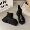 Botines Versátiles de Suela Gruesa para Mujeres Menudas Botines Cortos Nuevos Moda Caña Corta Suela de Plataforma 2026 Botas Martin para Mujer Adelgazantes Otoño Invierno
