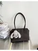 Bolsa Tote Minimalista Transfronteiriça para Mulheres 2025 Inverno Novo Estilo Alta Qualidade Nicho Retrô Ombro Axila