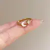 Anillo de Zirconia Diamantada Cepillada Estilo Mid-Century al por Mayor para Mujer, No se Desvanece, Lujo Ligero, Anillo Versátil para Dedo Índice Abierto, Nueva Joyería para Manos