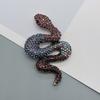 Broche de Serpiente de Animal del Zodíaco Exagerado de Diseño Nicho de Lujo Ligero, Industria Pesada con Pedrería Completa, Accesorios de Alfiler para Corsage de Traje de Moda