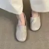 Zapatos casuales para mujer de punta redonda para ir al trabajo, con aumento interno de altura, mocasines cómodos sin cordones, zapatos pequeños de cuero sencillos, suaves para otoño 2026