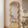Espejo de pie de cuerpo entero, espejo de maquillaje con ondas de celebridades de Internet, espejo de tocador de forma especial para dormitorio, espejo de montaje en pared estilo crema.