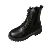 Botas femininas de altura média com saltos grossos e bico redondo, botas Chelsea, sapatos femininos de couro envernizado estilo coreano, novas para o outono de 2026, botas Martin confortáveis