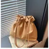 Bolsa Saco de Couro de Alta Qualidade Estilo Coreano para Mulheres, Novo Modelo Primavera 2026, Bolsa de Ombro ou Axila Cor Sólida, Bolsa de Mão, Bolsa de Nicho para o Dia a Dia