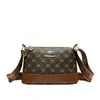 Bolsa Feminina de Couro Macio Nova Outono 2026 Bolsa de Ombro Texturizada Grande Capacidade Bolsa para Mãe de Meia-Idade Bolsa Transversal de Três Camadas
