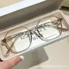 Armações de Óculos Retrô Ultra Leves na Cor de Chá Frio com Acabamento de Alto Padrão, Adequadas para Miopia, Podem Ser Equipadas com Lentes de Grau e São Versáteis com Lentes Anti-Luz Azul e Sem Grau