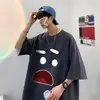 Camiseta Americana Divertida de Manga Corta en el Hombro para Hombre Verano Moda Marca Moda Diseño de Nicho Holgado Único Chic Top