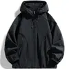 Chaqueta con capucha de estilo workwear americano, nueva para el otoño de 2026, para hombre, negra, versátil, moderna, funcional, abrigo casual
