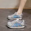 Zapatos de Mujer Transfronterizos 2026 Verano Nuevo Modelo Comercio Exterior Wholesale Suela Gruesa Malla Transpirable Zapatos de Papá Zapatos Deportivos Casuales
