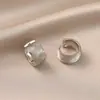 Pendientes de Perla de Nuevo Estilo, Lujo Ligero y Sensación de Alta Gama, Pendientes Navideños al por Mayor, Clips Metálicos Simples para Orejas, Aros para Orejas, Pendientes de Aro Lisos