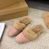 Chinelos com cobertura para a cabeça de veludo plus size para outono e inverno para mulheres, podem ser usados ao ar livre, 2026, quentes e modernos, peludos, bico quadrado, novo estilo, chinelos de algodão, estampa de leopardo