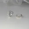 Brincos de renda com zircônia estilo doce para mulheres, ear cuffs de design oco exclusivo, brincos versáteis elegantes estilo coreano com um toque de luxo