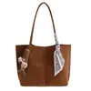 Bolsa Suede Retrô Bolsa Tote Feminina Grande Capacidade Bolsa de Ombro 2026 Novo Estilo Bolsa de Mão para Trabalho e Deslocamento