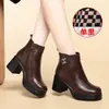 Un par de botines de tacón alto, con suela gruesa y forro de polar, perfectos para otoño e invierno, botines estilo Martin para mujer, zapatos de cuero para primavera y otoño, estilo retro, y cómodos zapatos de algodón para madres - disponibles para dropshipping