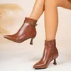 Botines de tacón medio retro para otoño e invierno con punta para mujer, nuevos, de piel de cordero, con hebilla francesa, tacón grueso, color marrón