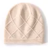 Cachemira 2026 Otoño/Invierno Nuevo Unisex Color Sólido Jacquard de Diamantes Cálido Gorro con Protección para Orejas Gorro de Punto