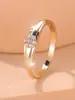 Bestseller internacional: anel de ouro de luxo leve com diamantes espalhados, simples e elegante, anel fechado compacto em forma de flor de zircônia