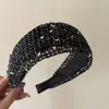 Faixa de Cabeça Amarela Exquisita e Elegante em Tecido Estilo Chanel, Luxo Leve de Nicho, Acessório de Cabelo Suave e de Alta Qualidade para Mulheres